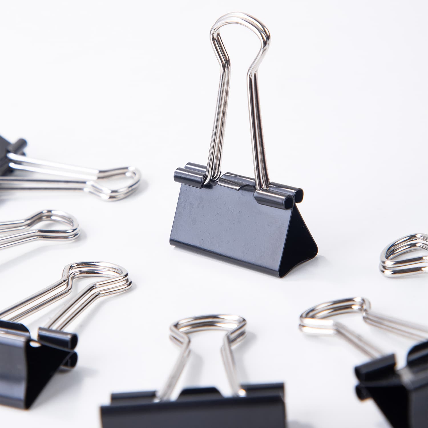 Deli Foldback Binder Clip 12-Pack, 32 mm Size E38563 view 8