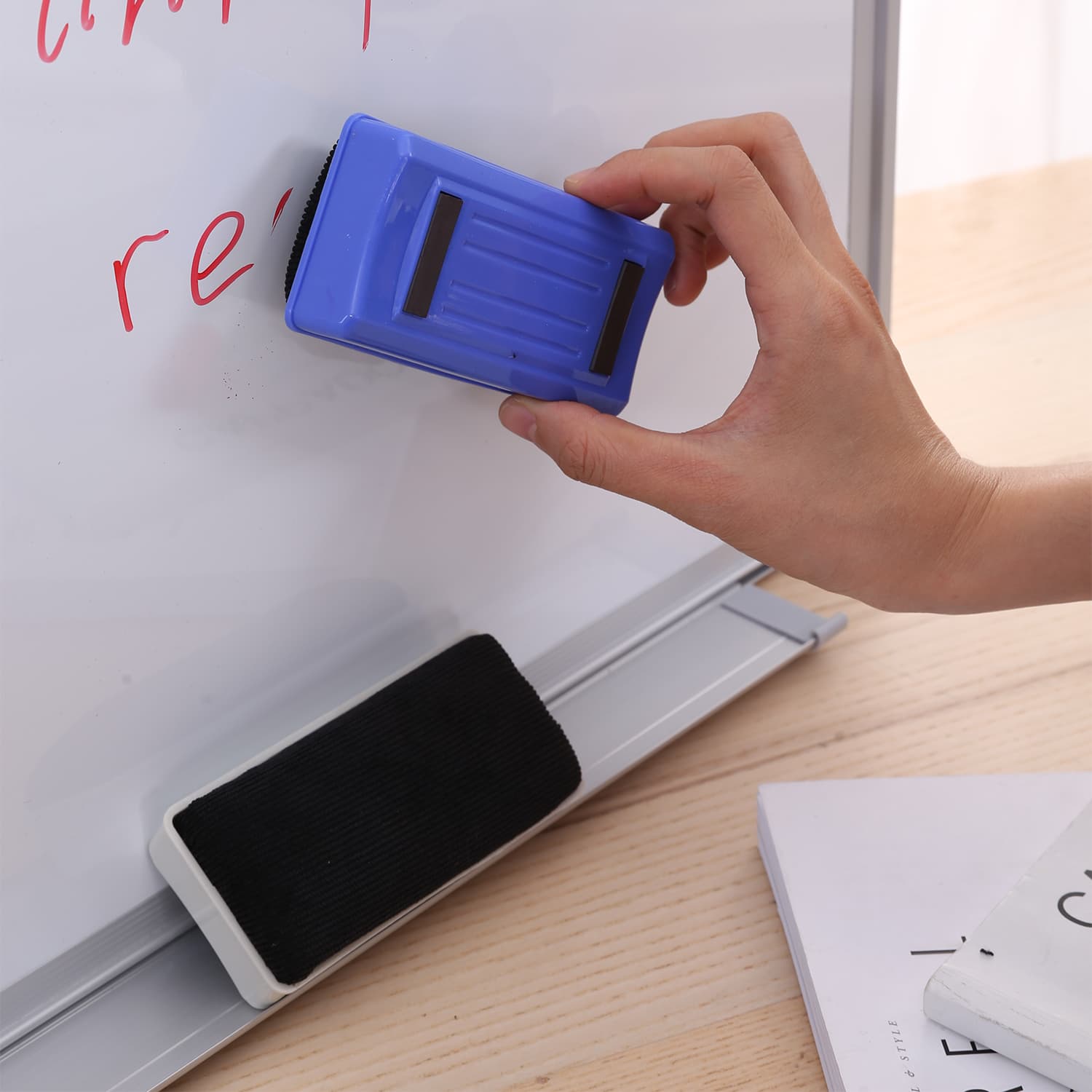 Deli Magnetic Whiteboard Eraser 1T, Easy to Wipe, Comfortable Grip, Perfect for Students and Teachers E7837 view 8