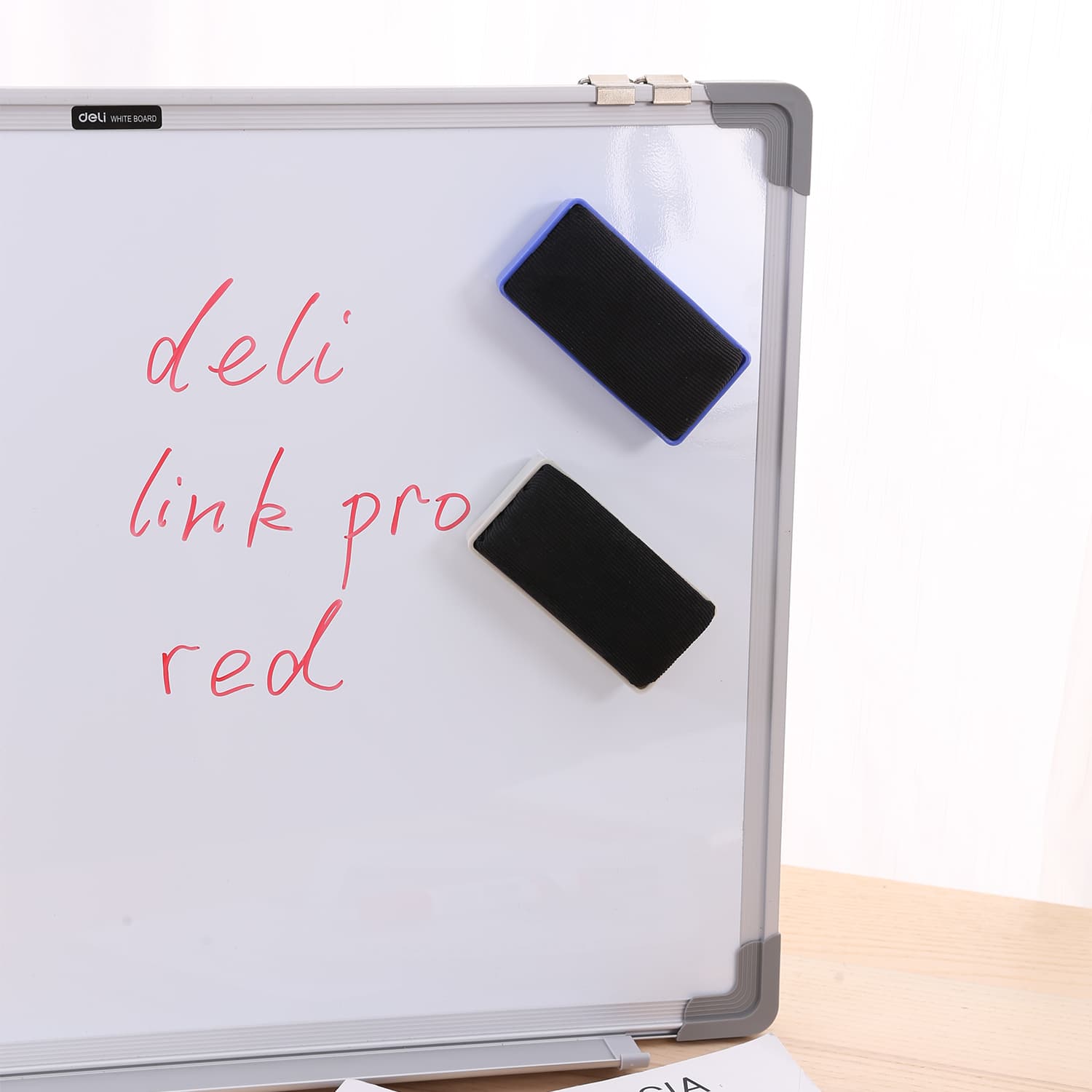 Deli Magnetic Whiteboard Eraser 1T, Easy to Wipe, Comfortable Grip, Perfect for Students and Teachers E7837 view 10
