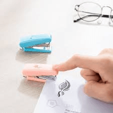 Deli Mini Stapler E0222 view 2